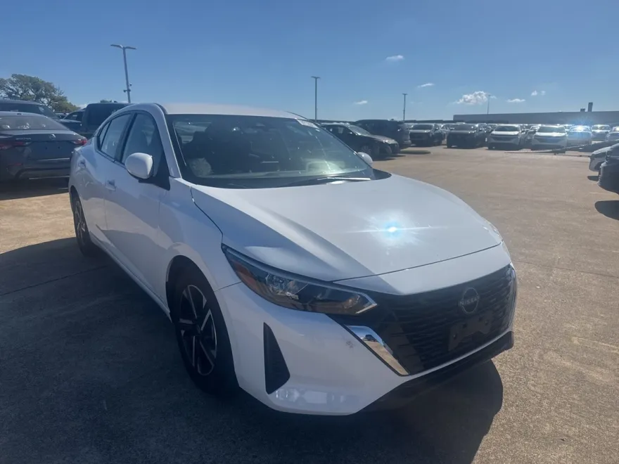 2024 Nissan Sentra SV photo 1