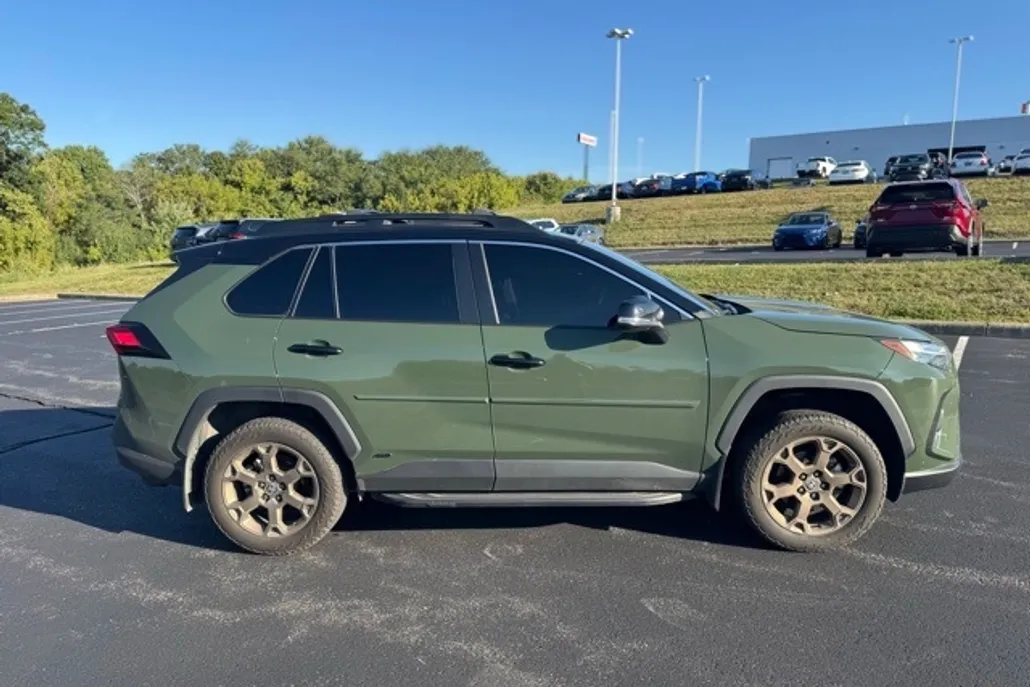2024 Toyota RAV4 Hybrid photo 1