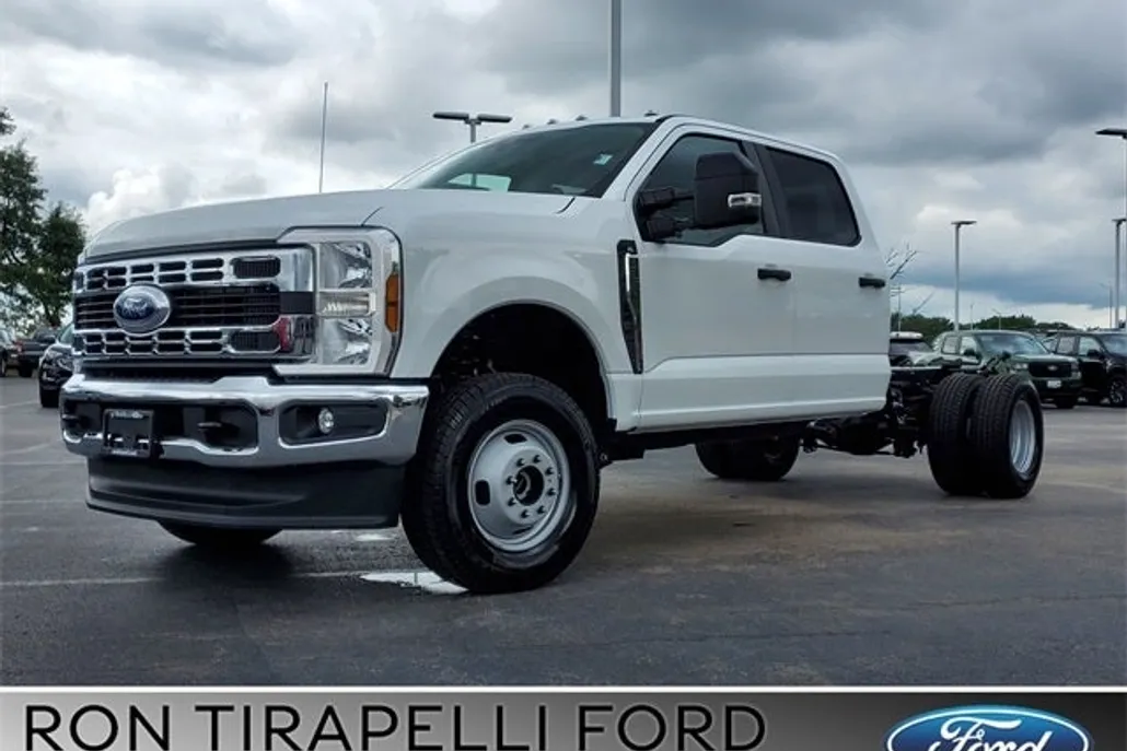 2025 Ford F-350 photo 1