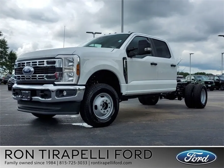 2025 Ford F-350 photo 1
