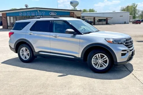 2024 Ford Explorer XLT photo 3
