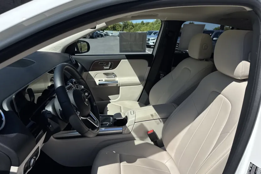 2021 Mercedes Benz GLA 250 4MATIC photo 1