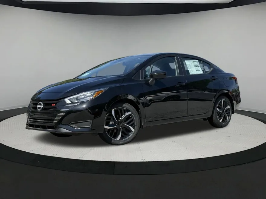 2025 Nissan Versa 1.6 SR photo 1