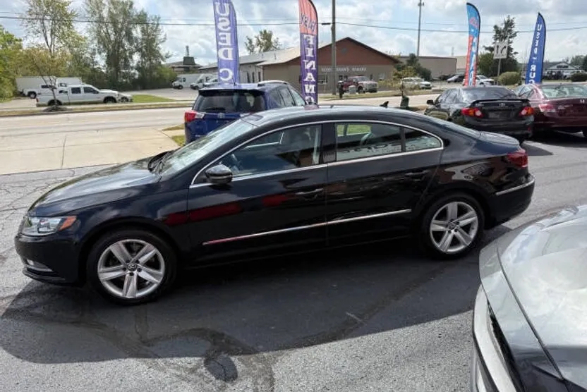 2016 Volkswagen CC 2.0T Sport R-Line photo 1