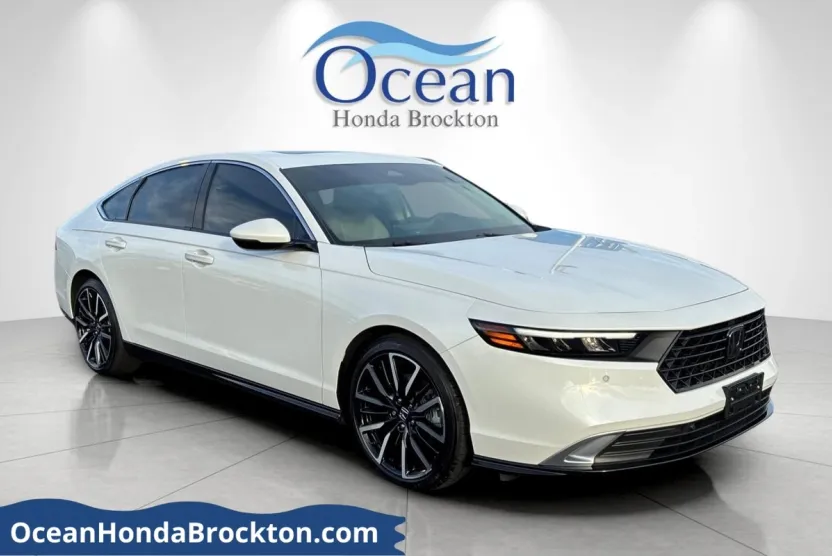 2024 Honda Accord Hybrid Touring photo 1