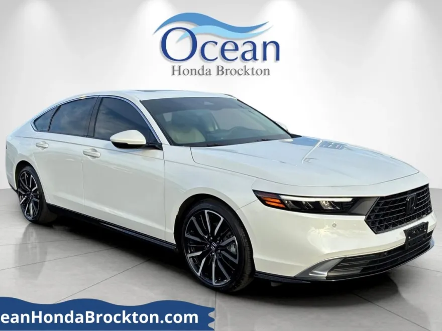 2024 Honda Accord Hybrid Touring photo 1