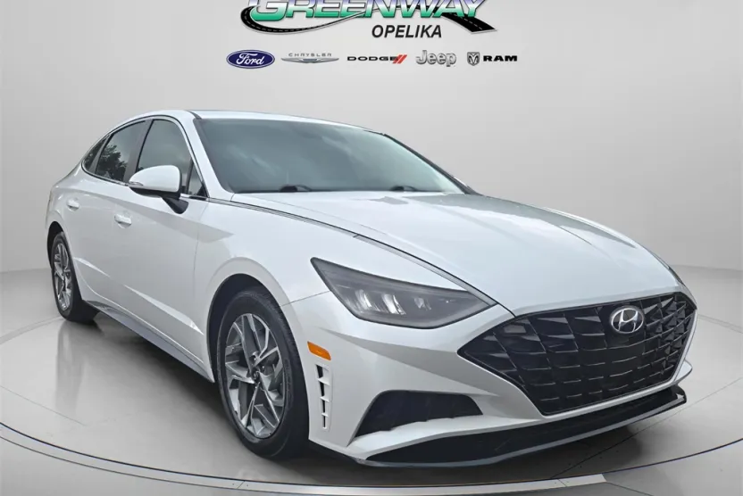 2022 Hyundai Sonata SEL photo 1