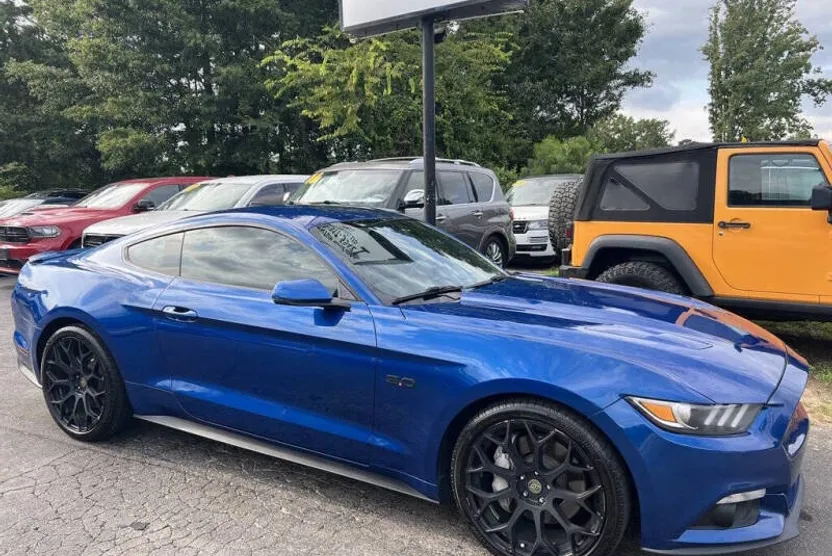 2017 Ford Mustang GT Premium photo 1