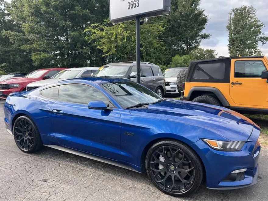2017 Ford Mustang GT Premium photo 1