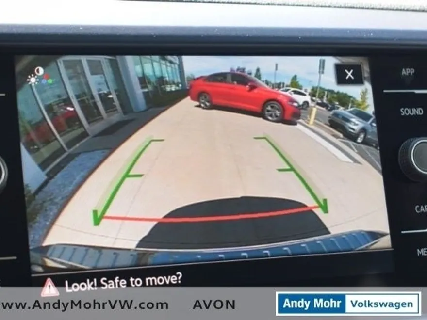 2024 Volkswagen Taos SE photo 25