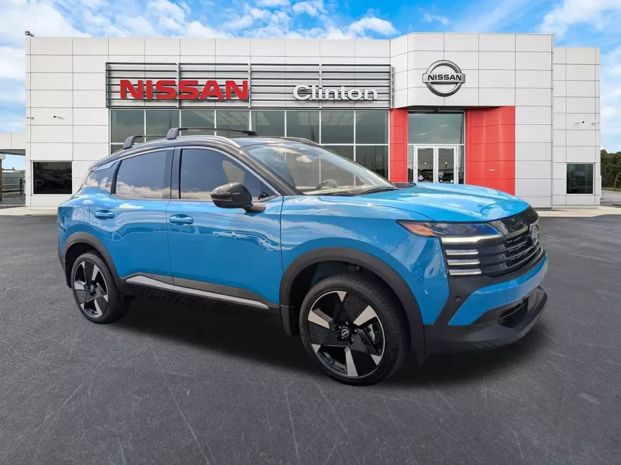 2025 Nissan Kicks SR photo 1