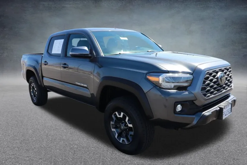 2023 Toyota Tacoma TRD V6 photo 1