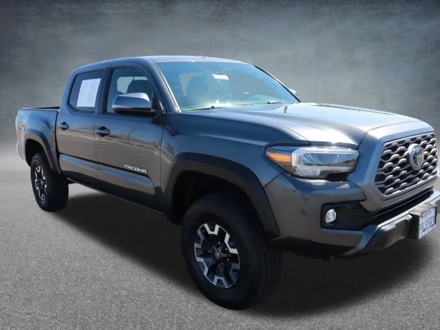 2023 Toyota Tacoma TRD V6 photo 1