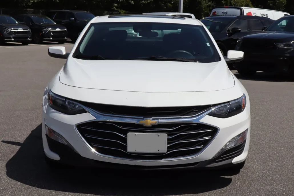 2023 Chevrolet Malibu 1LT photo 1