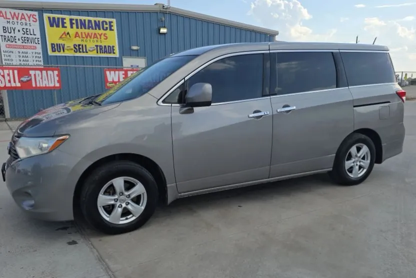 2012 Nissan Quest SV photo 1