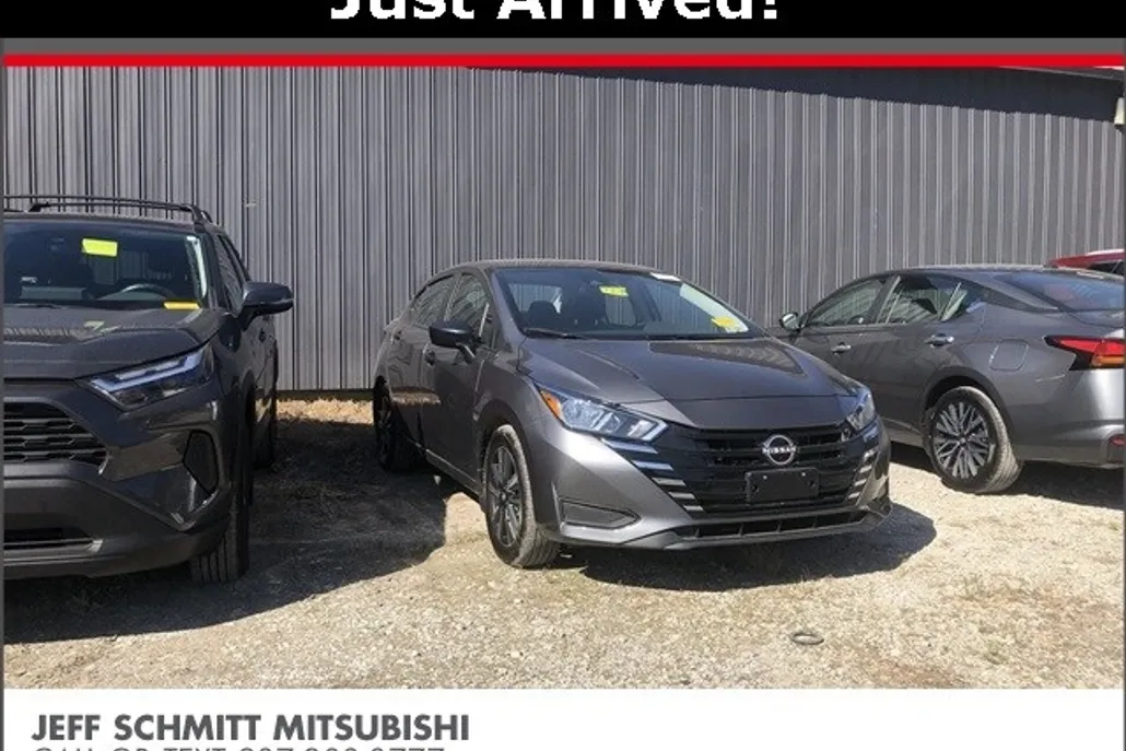 2024 Nissan Versa 1.6 S photo 1