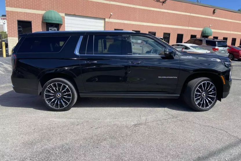 2025 Chevrolet Suburban High Country photo 1