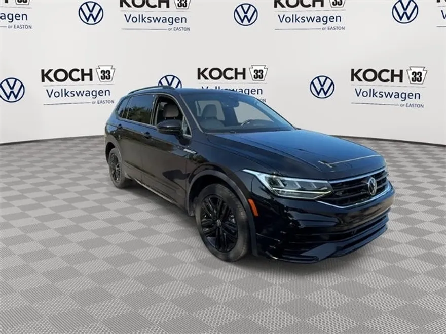 2022 Volkswagen Tiguan SE R-Line Black photo 1