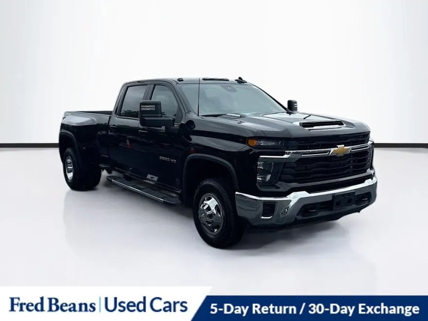 2024 Chevrolet Silverado 3500HD LT photo 1
