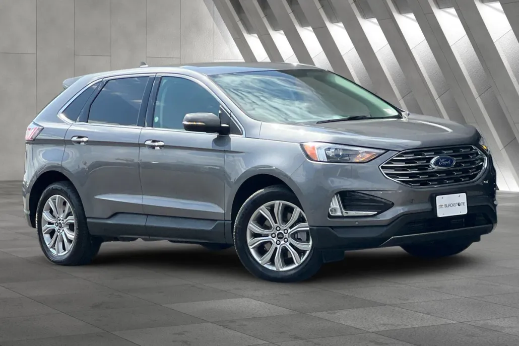2024 Ford Edge Titanium photo 1