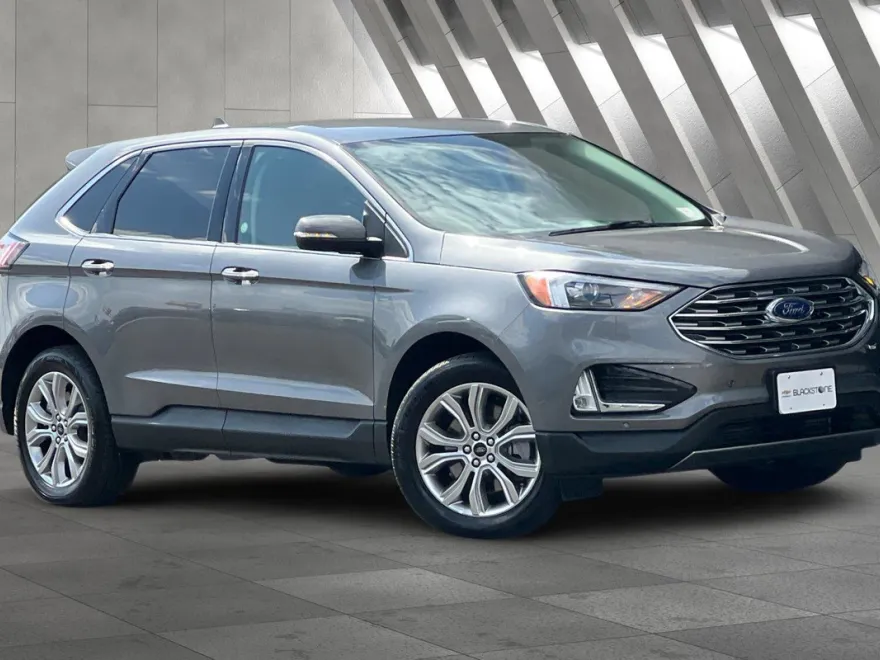 2024 Ford Edge Titanium photo 1