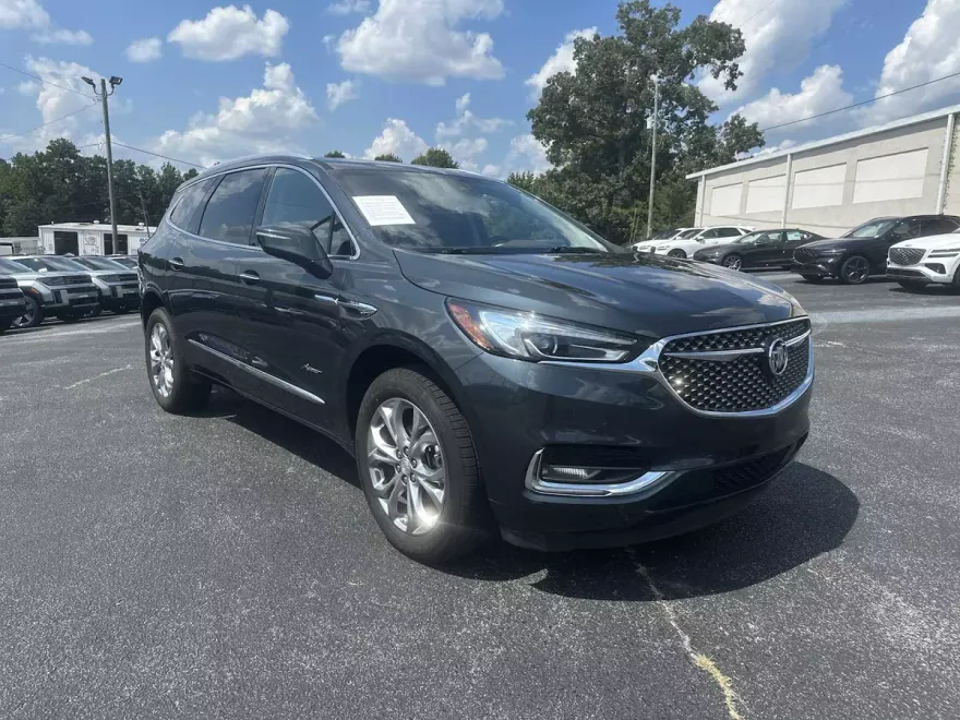 2021 Buick Enclave Avenir photo 1