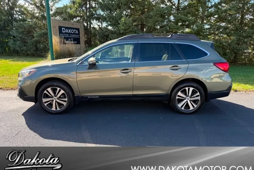 2019 Subaru Outback 2.5i Limited photo 1