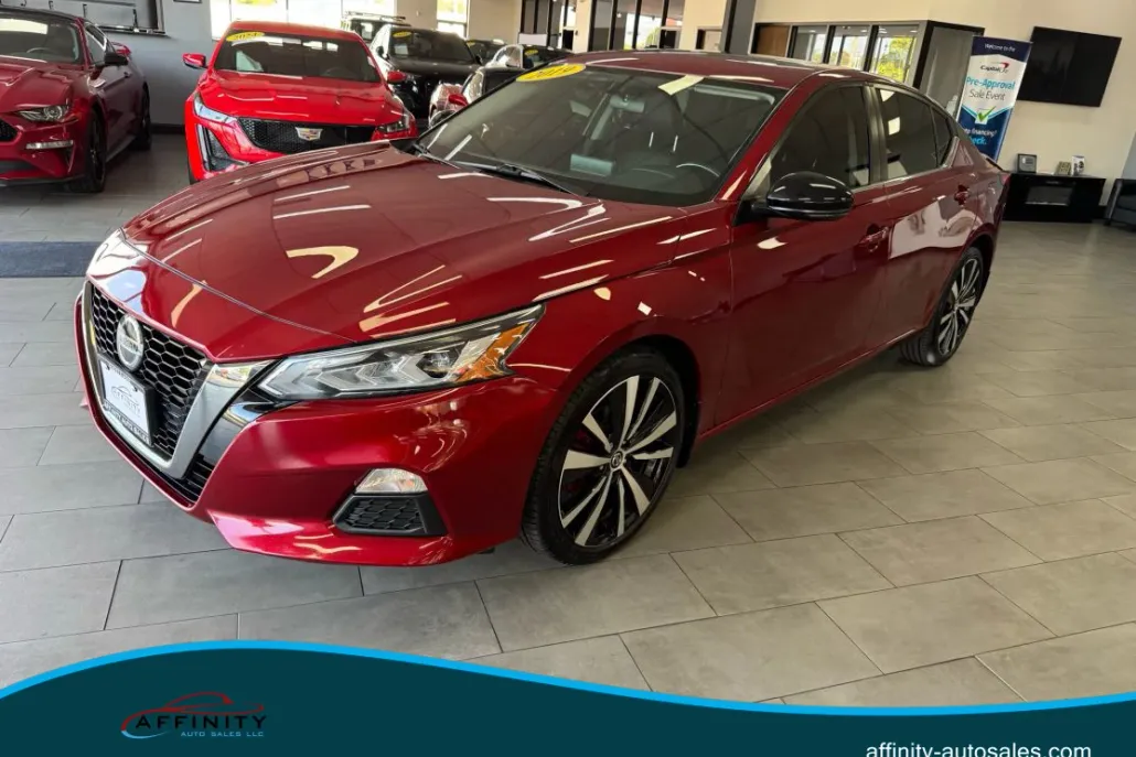 2019 Nissan Altima 2.5 SR photo 1