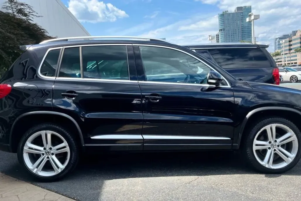 2015 Volkswagen Tiguan R-Line Sport photo 1