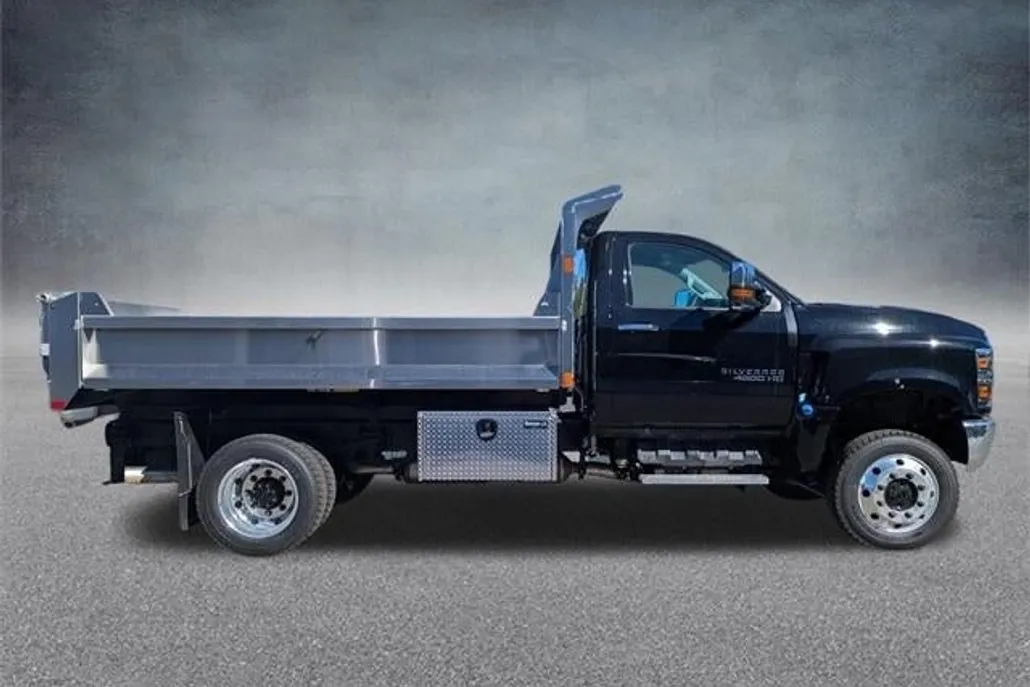 2024 Chevrolet Silverado 4500HD Work Truck photo 1