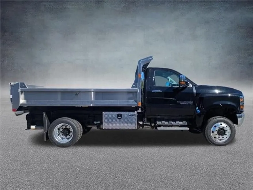 2024 Chevrolet Silverado 4500HD Work Truck photo 1