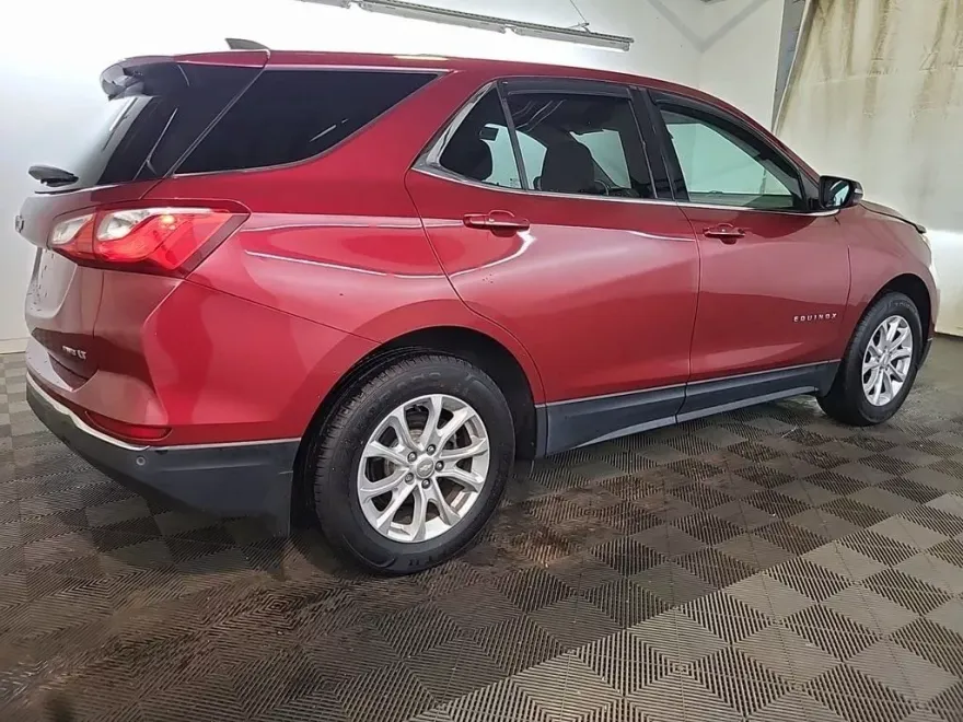 2018 Chevrolet Equinox LT photo 1