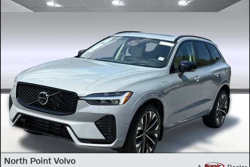 2026 Volvo XC60 T8 photo 1