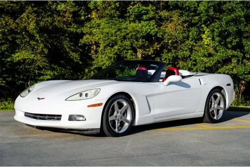2005 Chevrolet Corvette Convertible photo 2