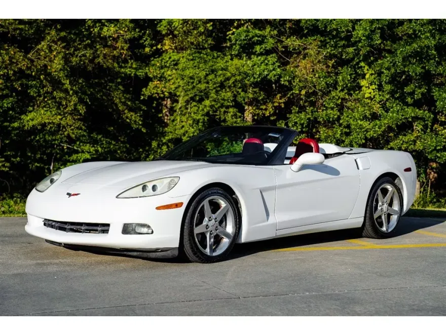 2005 Chevrolet Corvette Convertible photo 2
