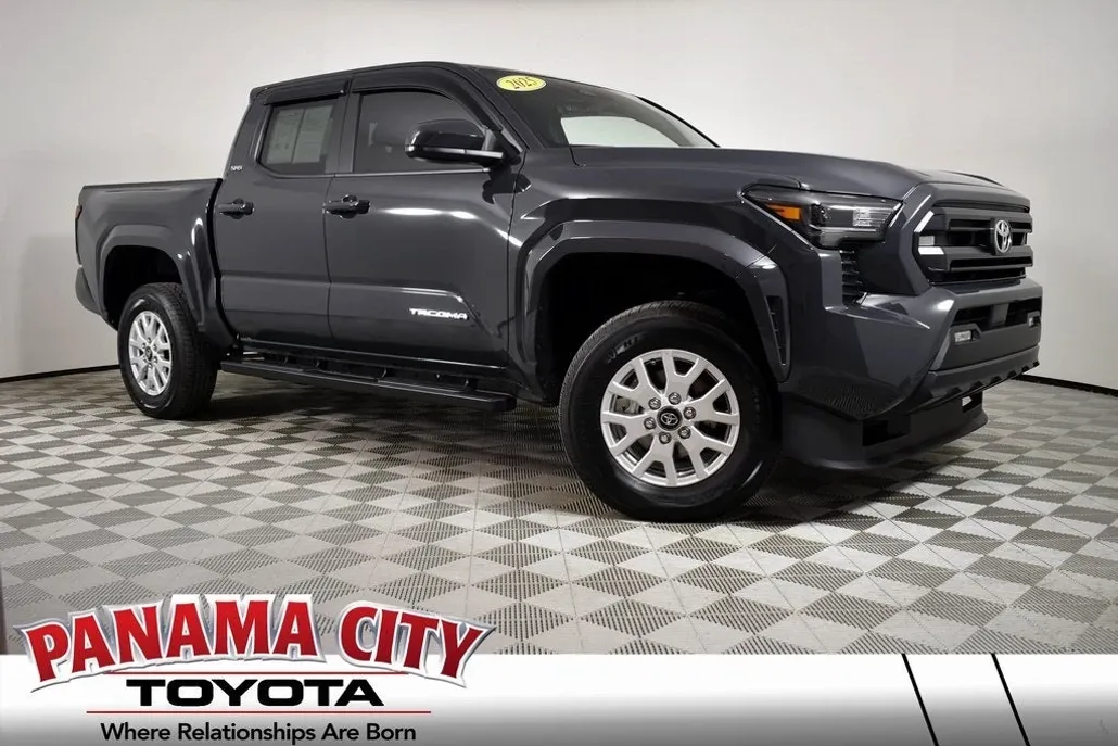 2025 Toyota Tacoma SR5 photo 1