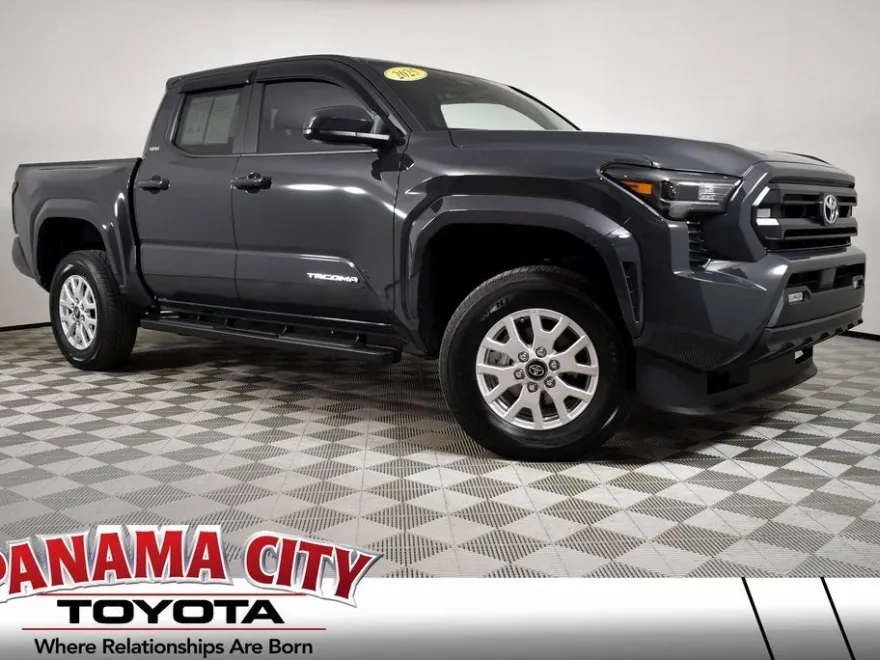 2025 Toyota Tacoma SR5 photo 1