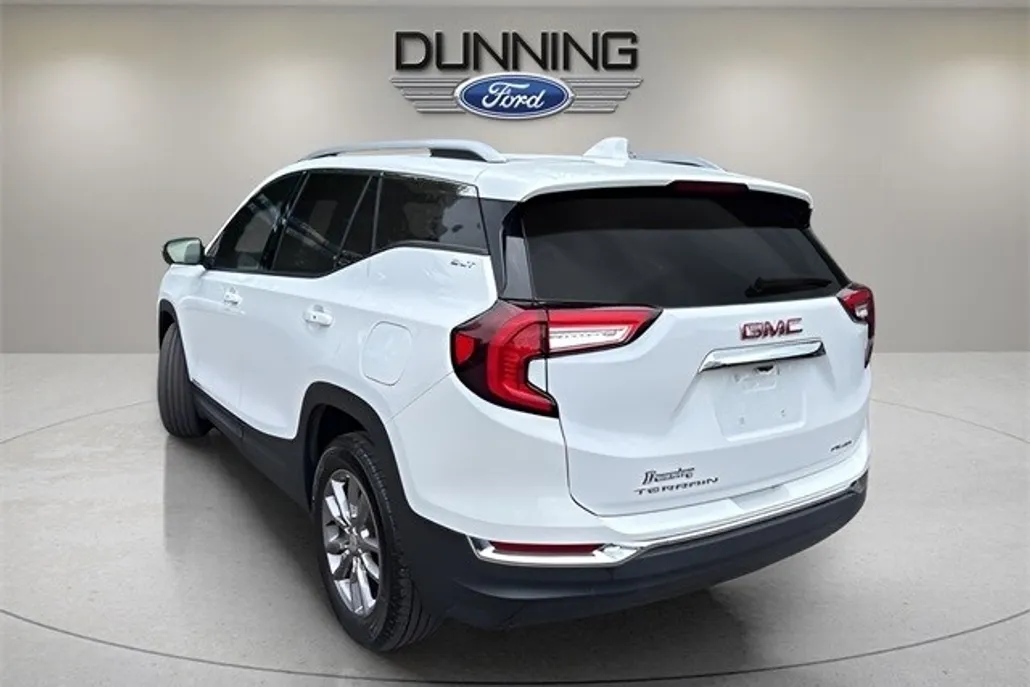 2024 Gmc Terrain SLT photo 1