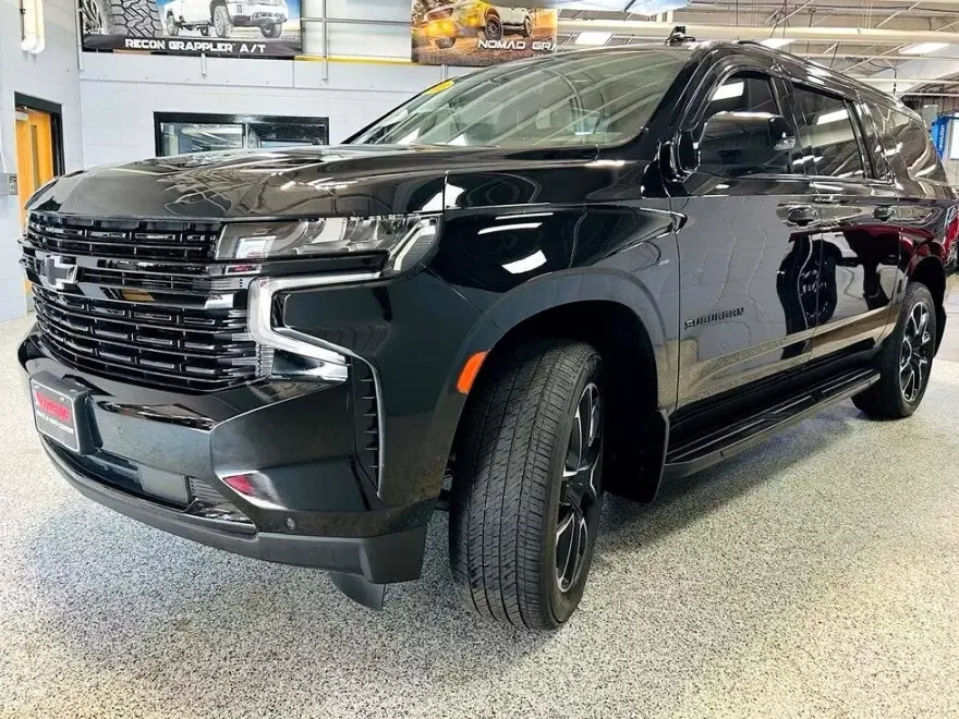 2023 Chevrolet Suburban 1500 RST photo 1