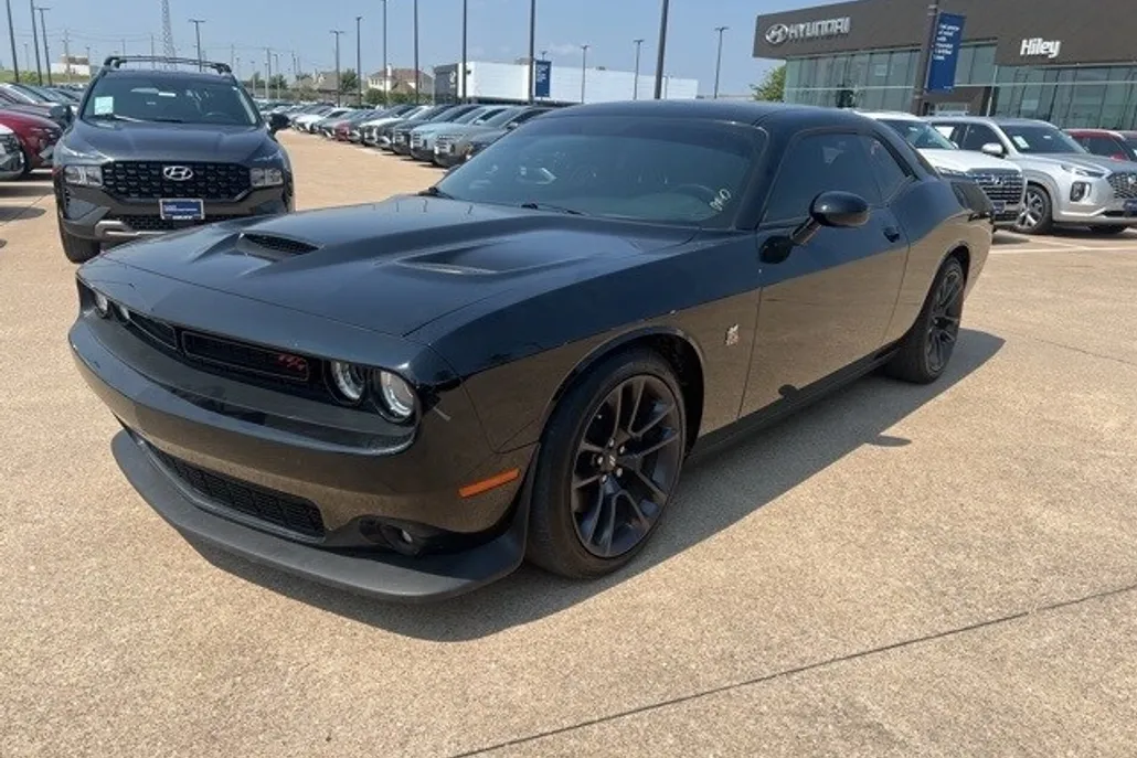 2022 Dodge Challenger R/T Scat Pack photo 1