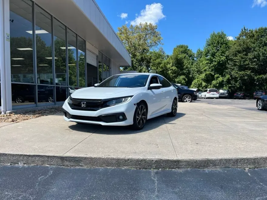 2019 Honda Civic Sport photo 1