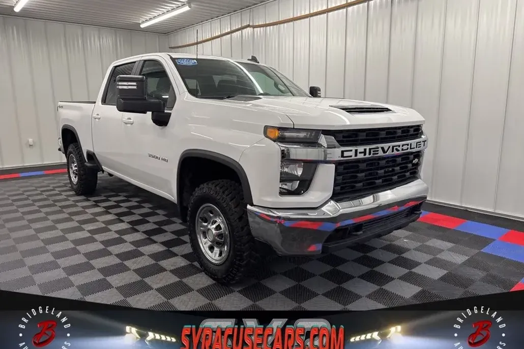2022 Chevrolet Silverado 3500HD LT photo 1