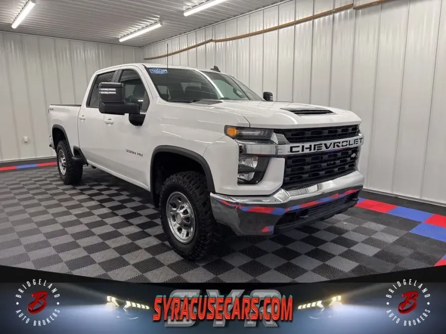 2022 Chevrolet Silverado 3500HD LT photo 1