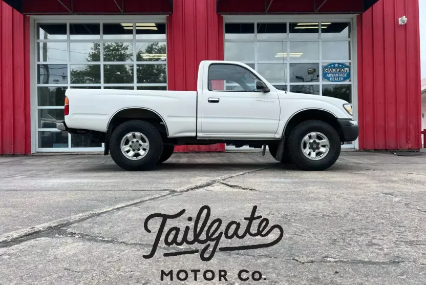 2000 Toyota Tacoma Short Bed photo 1