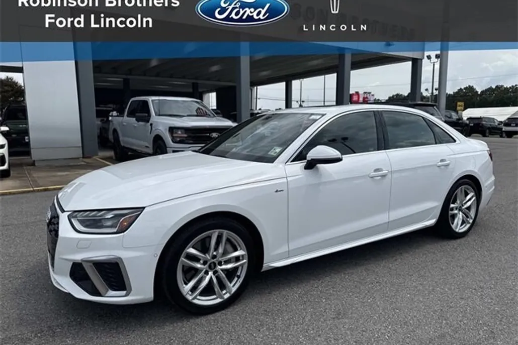 2022 Audi A4 45 S line Prestige photo 1