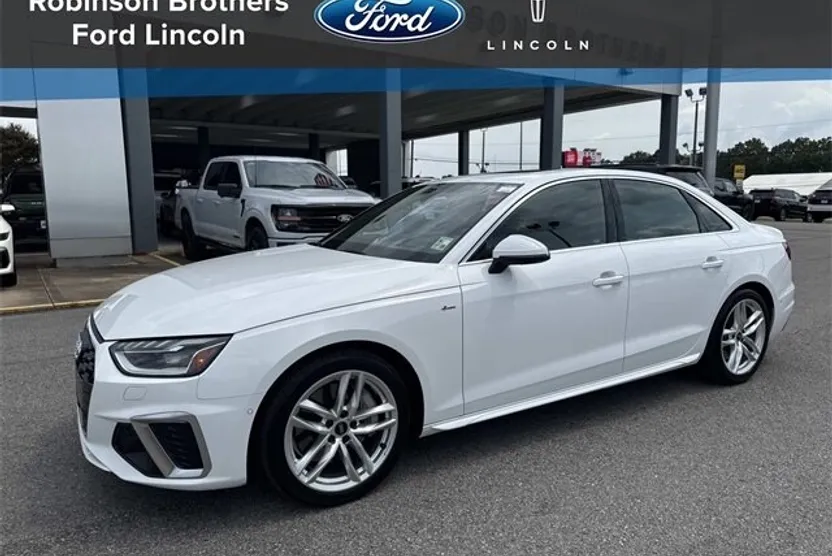 2022 Audi A4 45 S line Prestige photo 1
