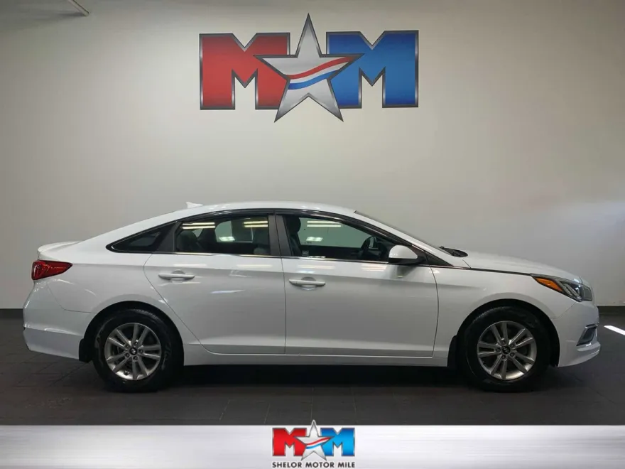 2017 Hyundai Sonata SE photo 1