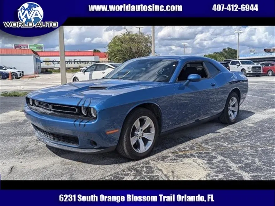 2020 Dodge Challenger SXT photo 1