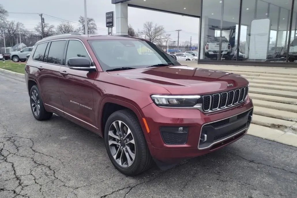 2021 Jeep Grand Cherokee Overland photo 1