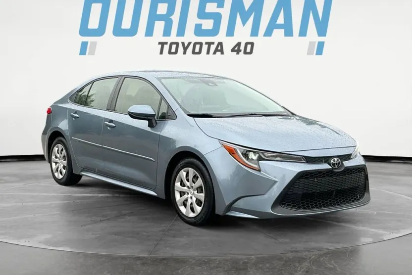 2020 Toyota Corolla LE photo 1